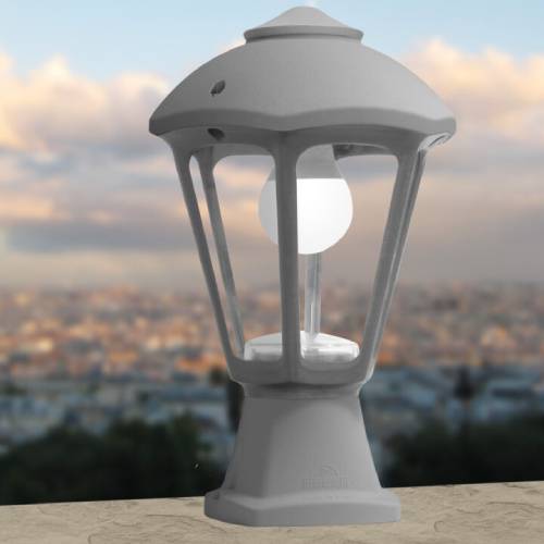 Fumagalli outdoor boundary light model H21 GIAMPY for exterior pathway lighting in Qatar